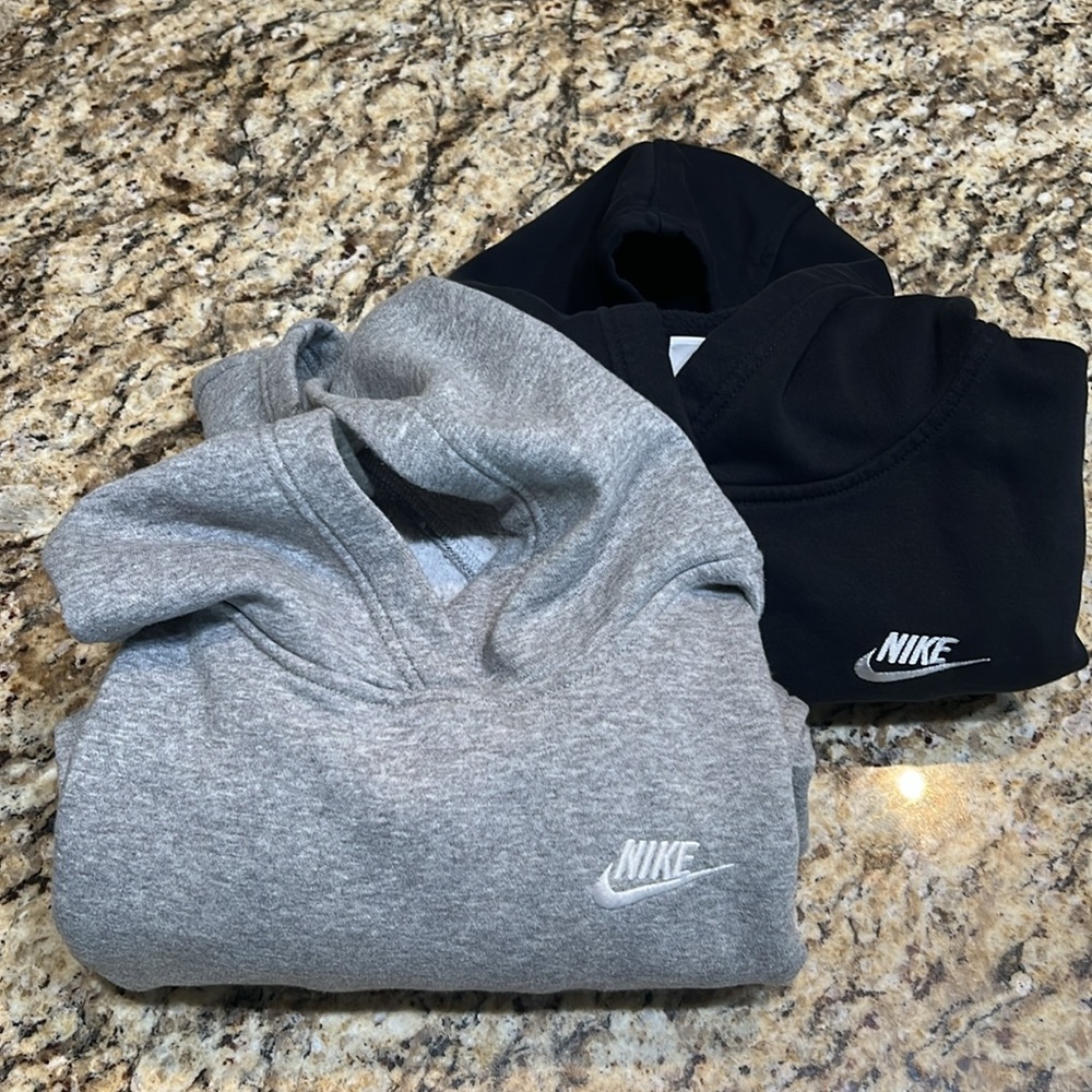 Bundle of 2!!! Nike Boys Heather Gray and Black Pullover Hoodie